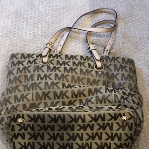 Michael kors tote